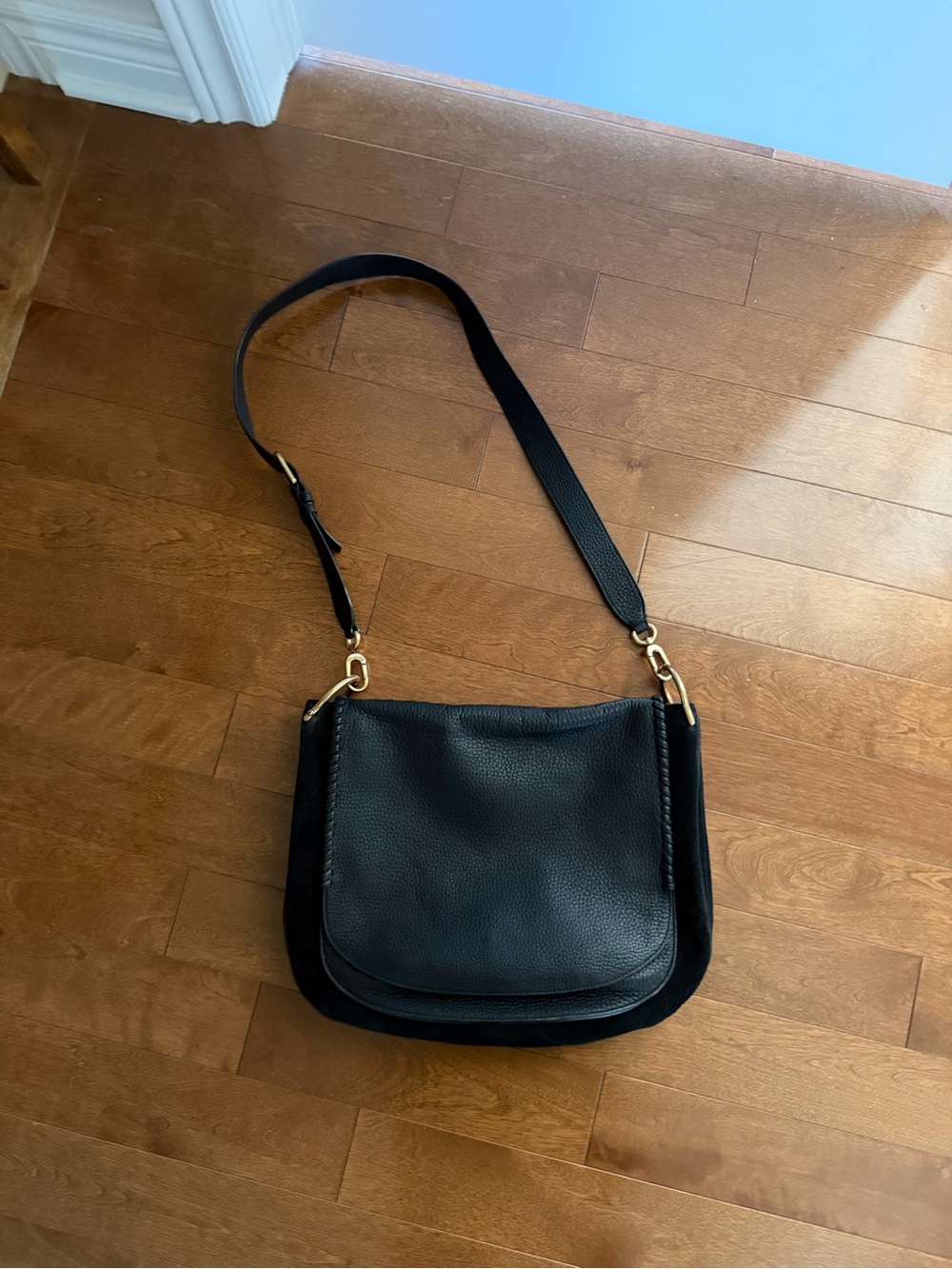 Stuart Weitzman Classic Black Leather and Suède Crossbody Shoulder Bag